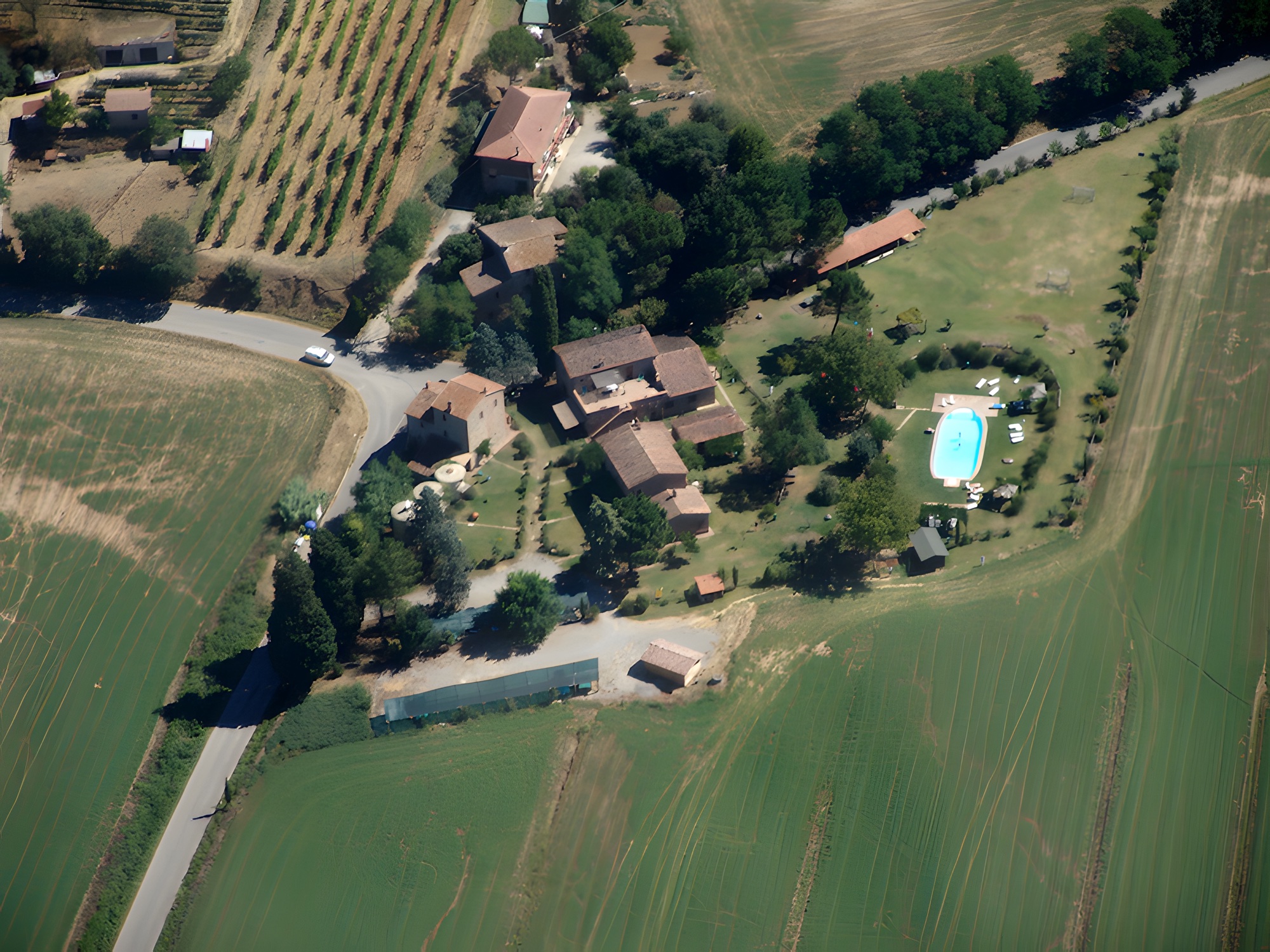 Tutto il borgo 1