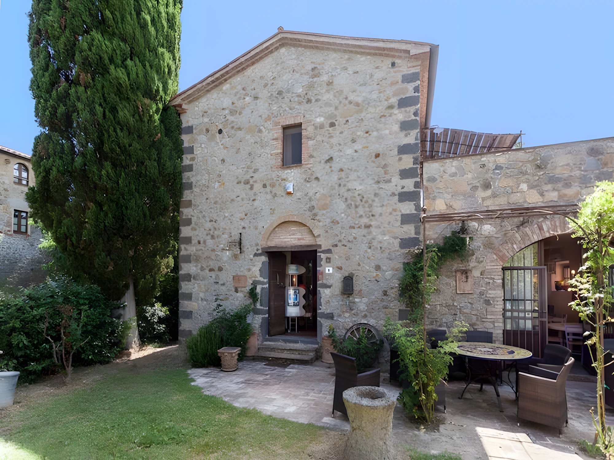 Tutto il borgo 5