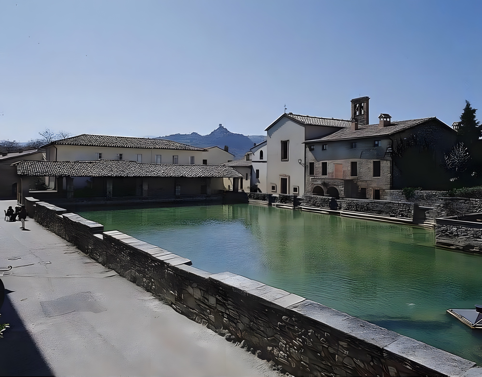 Bagno Vignoni · chiesa